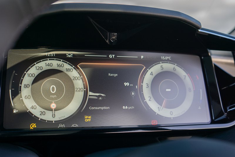 Aston Martin Vanquish V12 BiTurbo - U1528