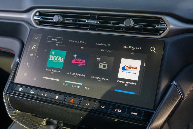 Aston Martin Vanquish V12 BiTurbo - U1528