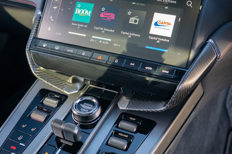 Aston Martin Vanquish V12 BiTurbo - U1528