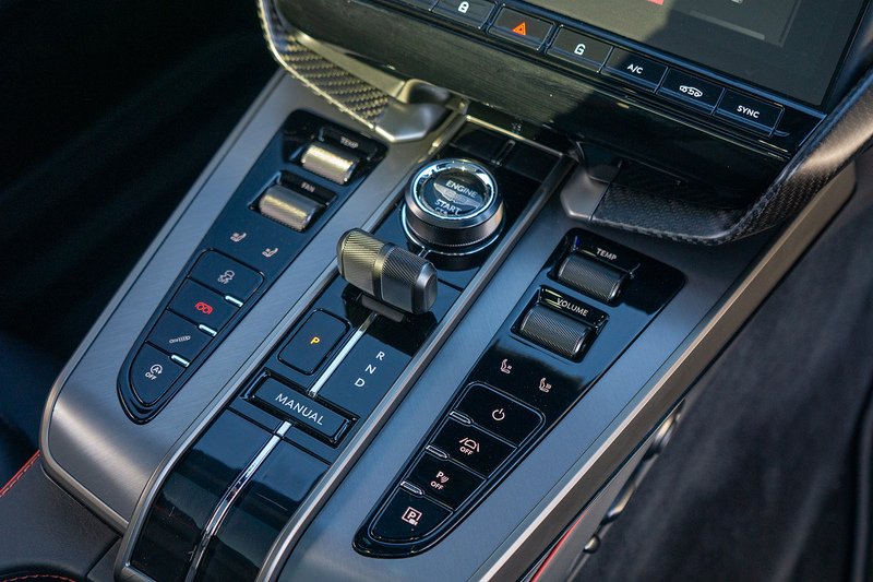 Aston Martin Vanquish V12 BiTurbo - U1528