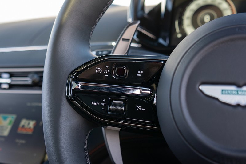 Aston Martin Vanquish V12 BiTurbo - U1528