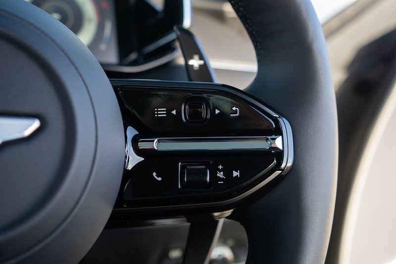 Aston Martin Vanquish V12 BiTurbo - U1528