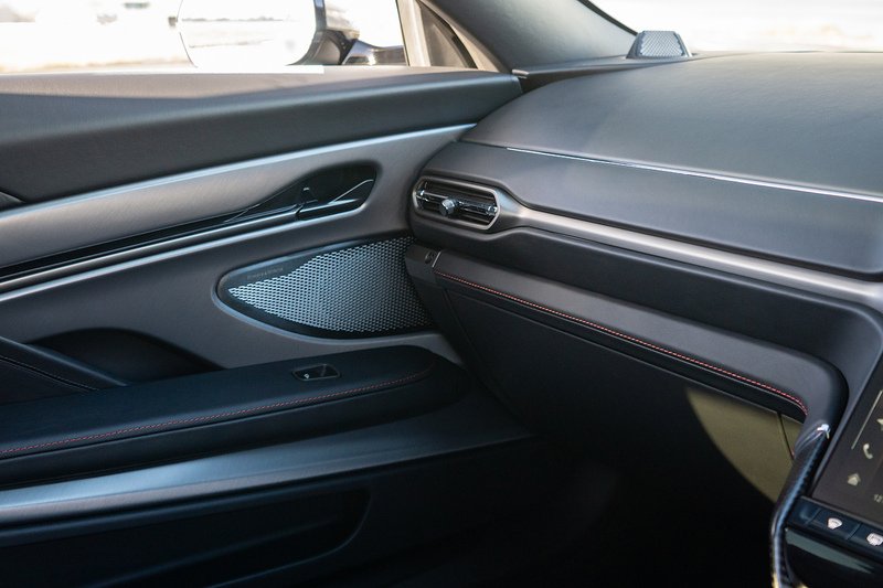 Aston Martin Vanquish V12 BiTurbo - U1528