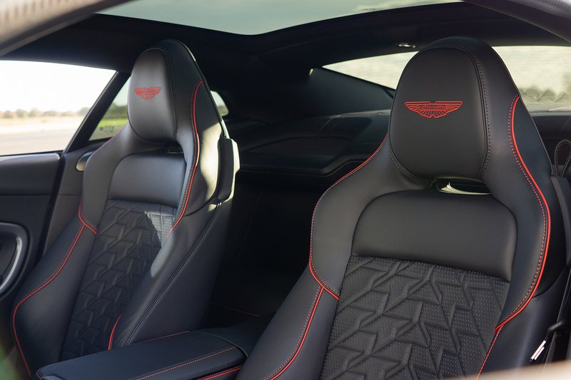 Aston Martin Vanquish V12 BiTurbo - U1528