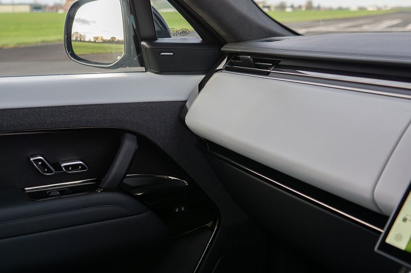 Land Rover Range Rover Sport D350 MHEV Autobiography - U1537