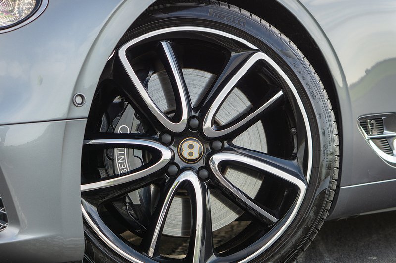 Bentley Continental W12 GT - U1544