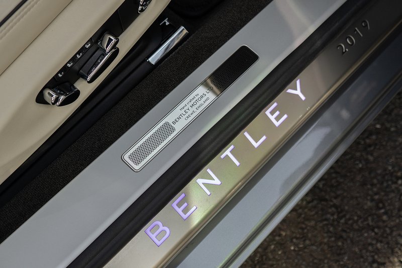 Bentley Continental W12 GT - U1544