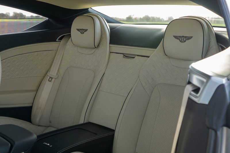 Bentley Continental W12 GT - U1544