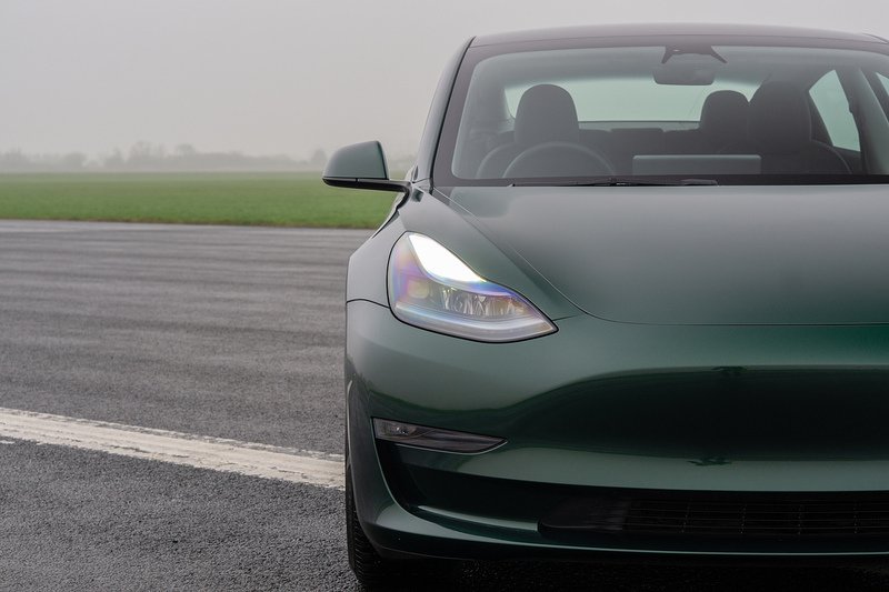 Tesla Model 3 Performance - U1550