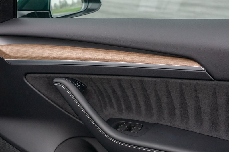 Tesla Model 3 Performance - U1550