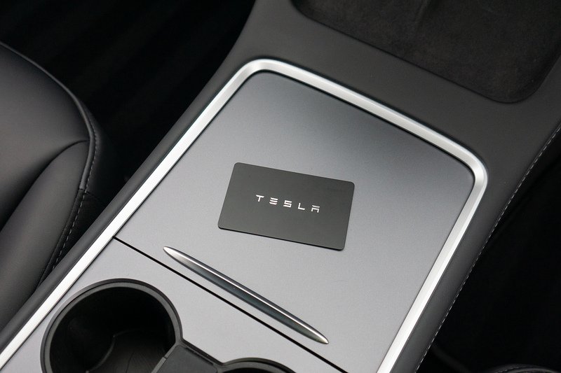 Tesla Model 3 Performance - U1550