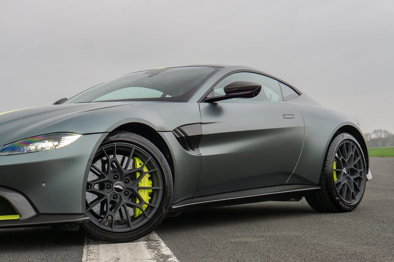 Aston Martin Vantage V8 AMR Hero - U1551