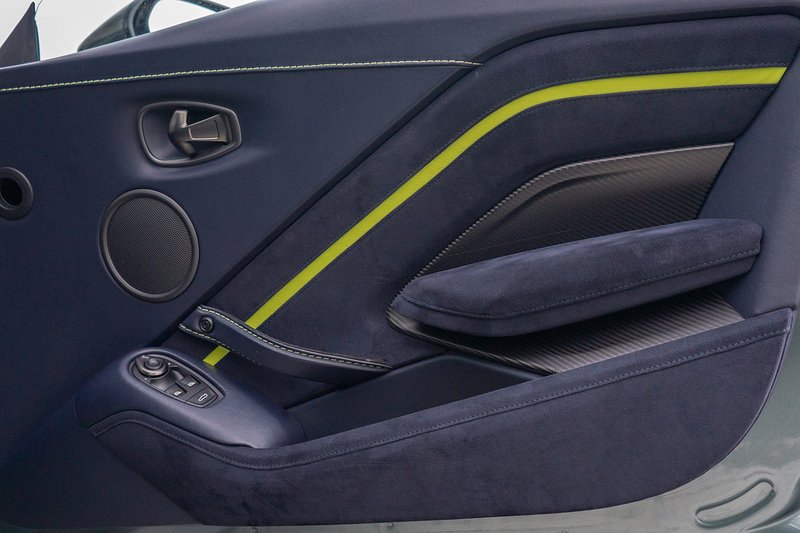 Aston Martin Vantage V8 AMR Hero - U1551