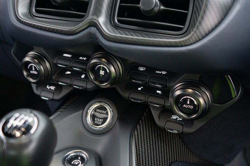 Aston Martin Vantage V8 AMR Hero - U1551