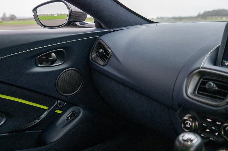 Aston Martin Vantage V8 AMR Hero - U1551