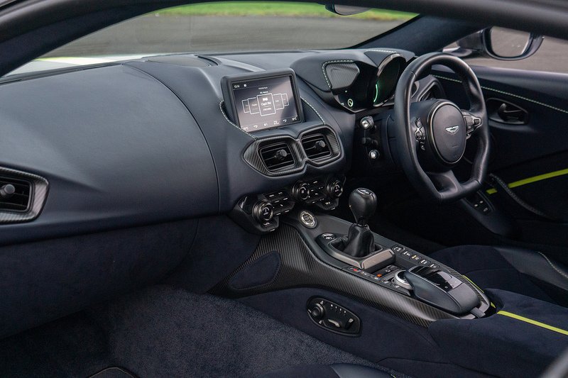 Aston Martin Vantage V8 AMR Hero - U1551