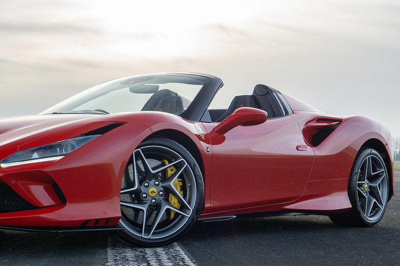 Ferrari F8 Spider T V8 - U1555