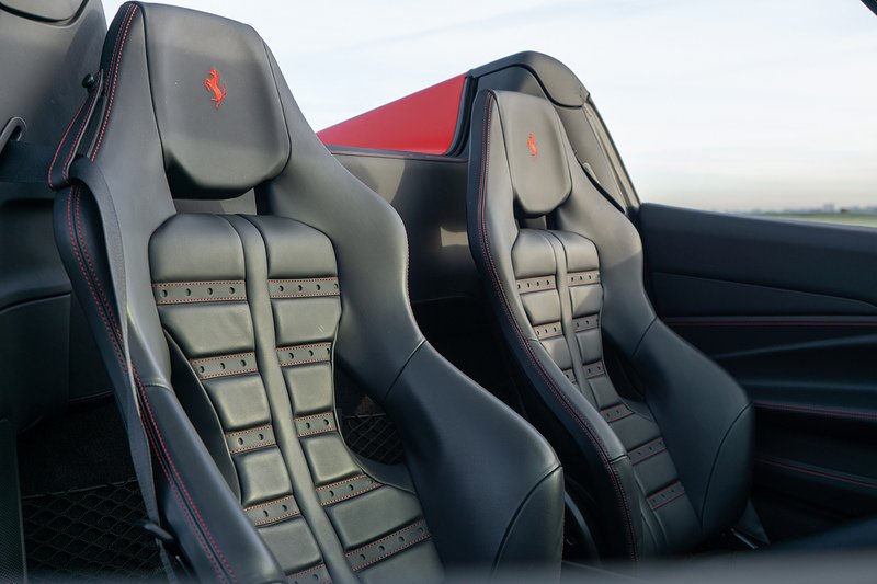 Ferrari F8 Spider T V8 - U1555