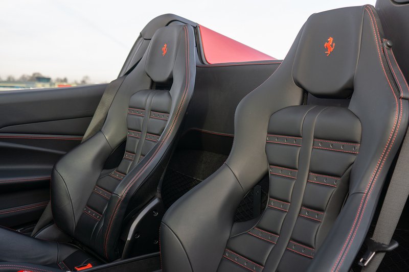 Ferrari F8 Spider T V8 - U1555