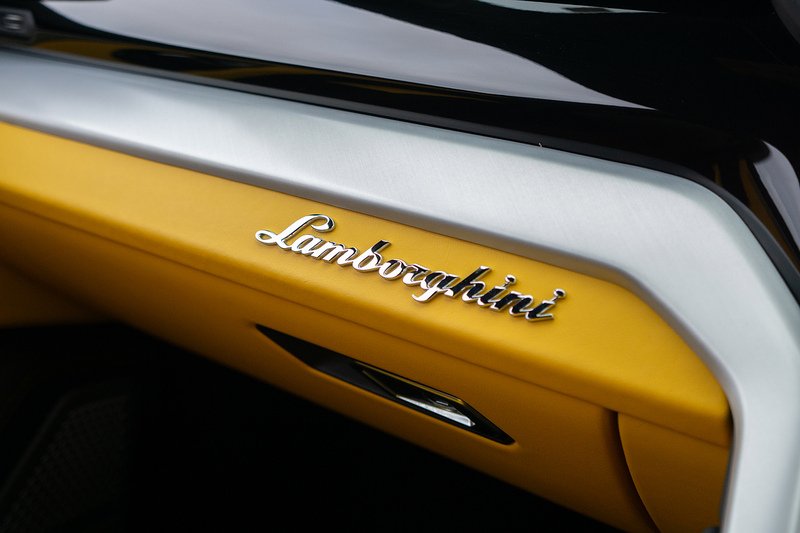 Lamborghini Urus V8 BiTurbo - U1558