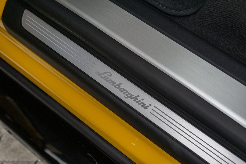 Lamborghini Urus V8 BiTurbo - U1558