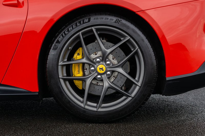 Ferrari F12 Berlinetta V12 - U1560