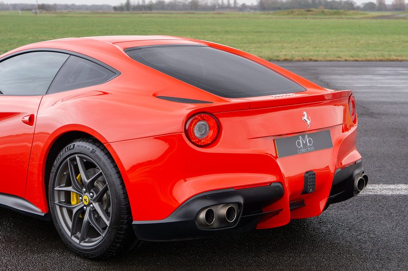 Ferrari F12 Berlinetta V12 - U1560