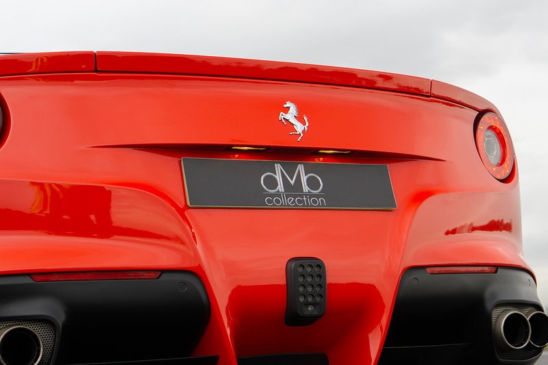 Ferrari F12 Berlinetta V12 - U1560