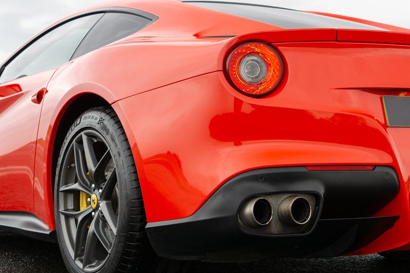 Ferrari F12 Berlinetta V12 - U1560