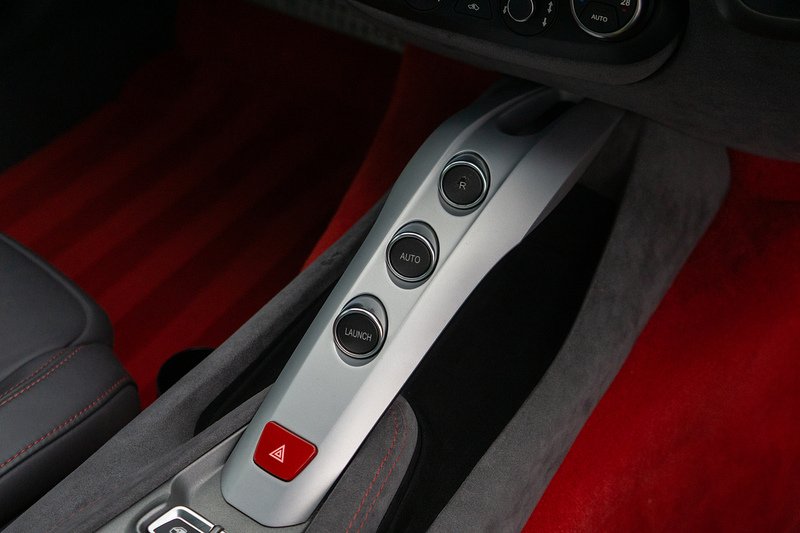 Ferrari F12 Berlinetta V12 - U1560