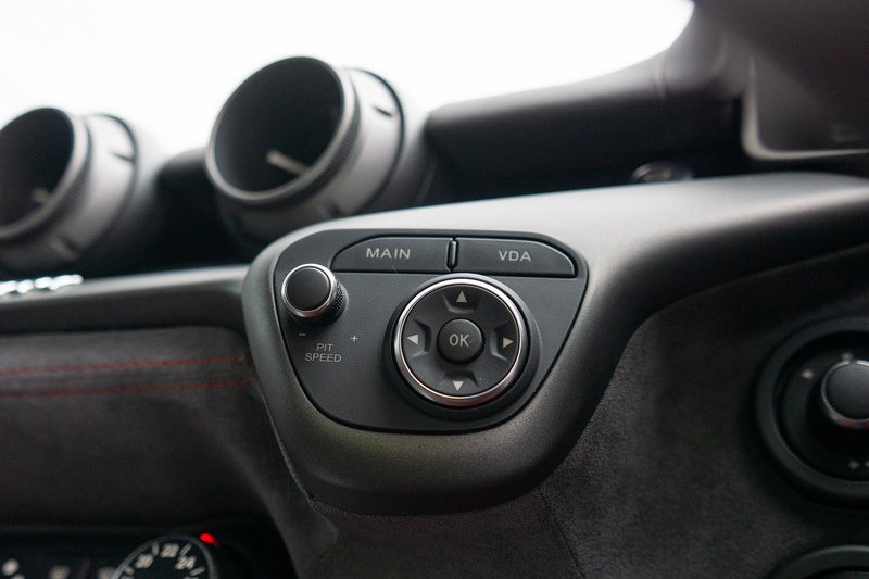 Ferrari F12 Berlinetta V12 - U1560