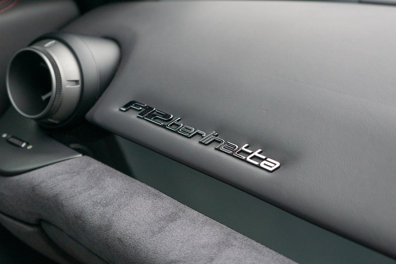 Ferrari F12 Berlinetta V12 - U1560