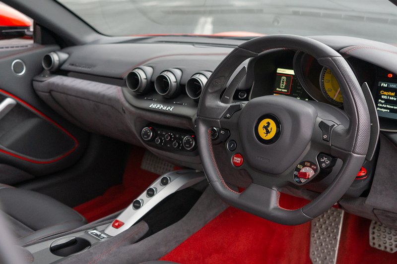 Ferrari F12 Berlinetta V12 - U1560