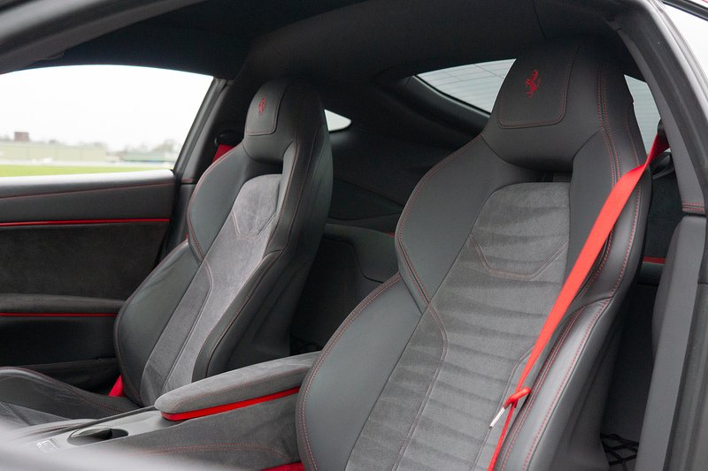 Ferrari F12 Berlinetta V12 - U1560