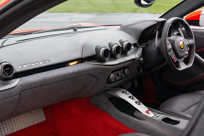 Ferrari F12 Berlinetta V12 - U1560