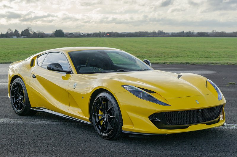 Ferrari 812 Superfast V12 - U1562