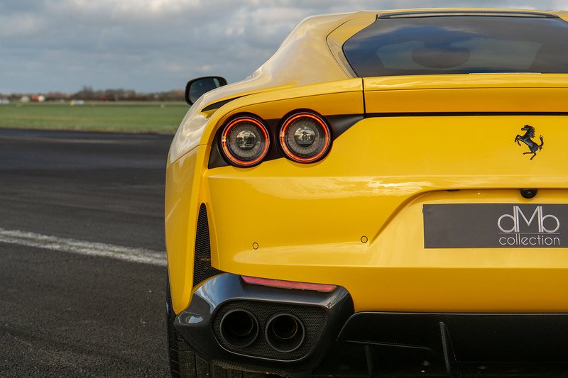 Ferrari 812 Superfast V12 - U1562