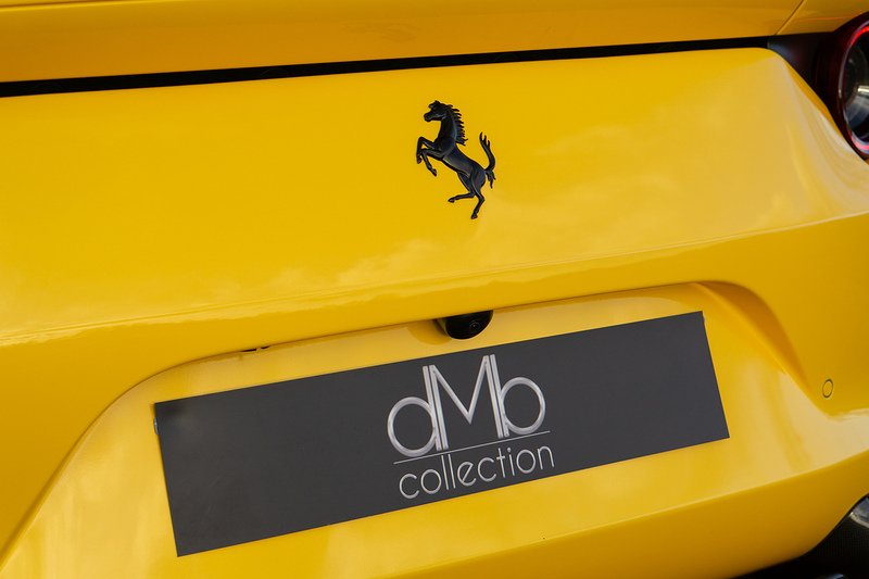 Ferrari 812 Superfast V12 - U1562