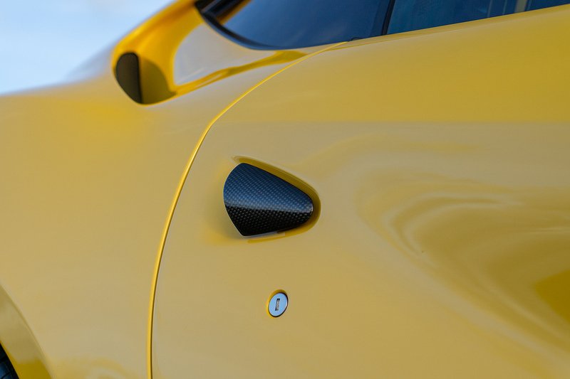 Ferrari 812 Superfast V12 - U1562