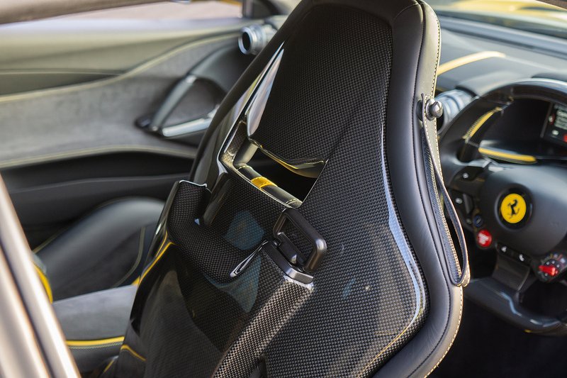 Ferrari 812 Superfast V12 - U1562