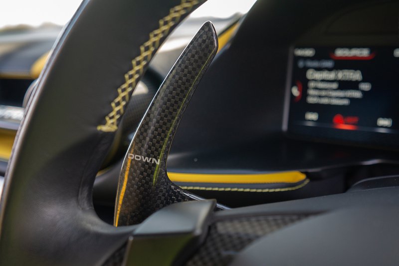 Ferrari 812 Superfast V12 - U1562