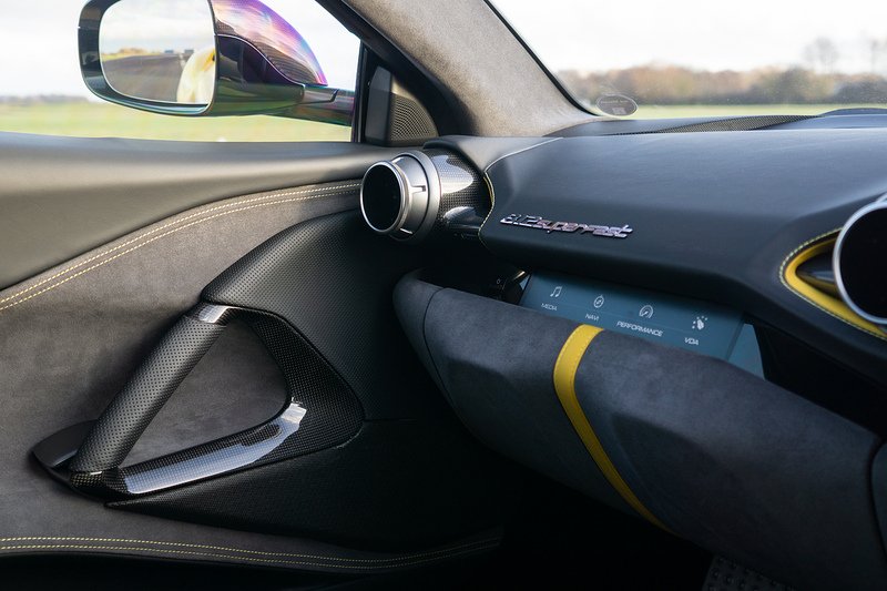 Ferrari 812 Superfast V12 - U1562