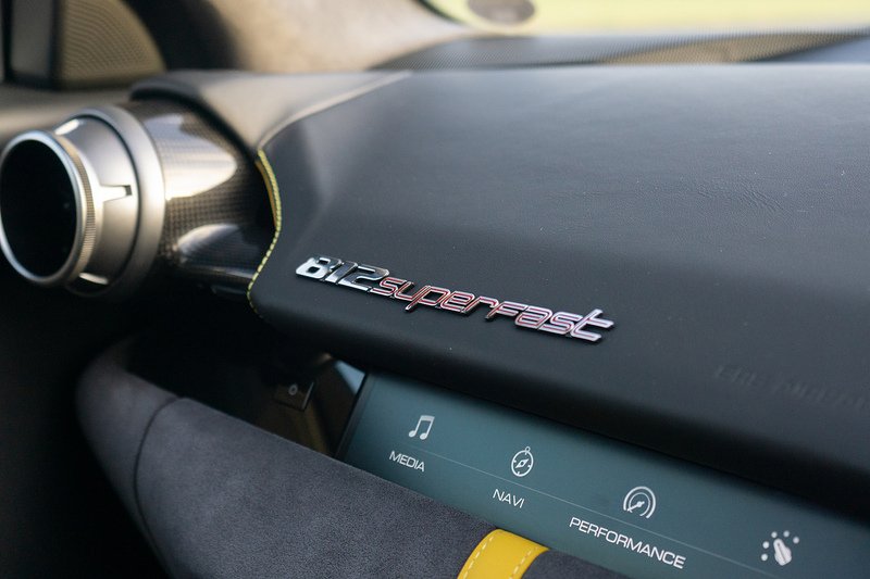 Ferrari 812 Superfast V12 - U1562