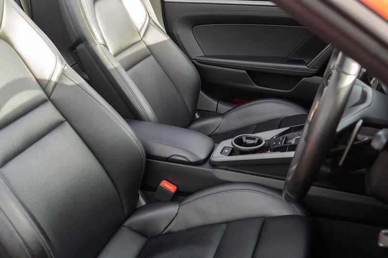 Porsche 911 T 992 Carrera - U1563