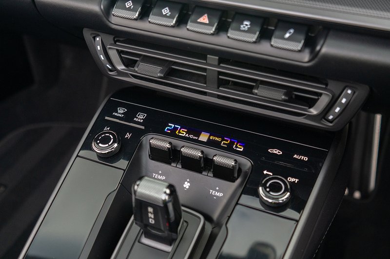 Porsche 911 T 992 Carrera - U1563