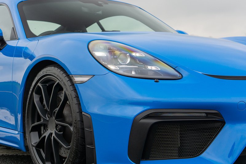 Porsche 718 Cayman GT4 - U1569
