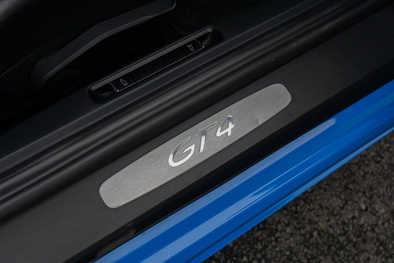 Porsche 718 Cayman GT4 - U1569