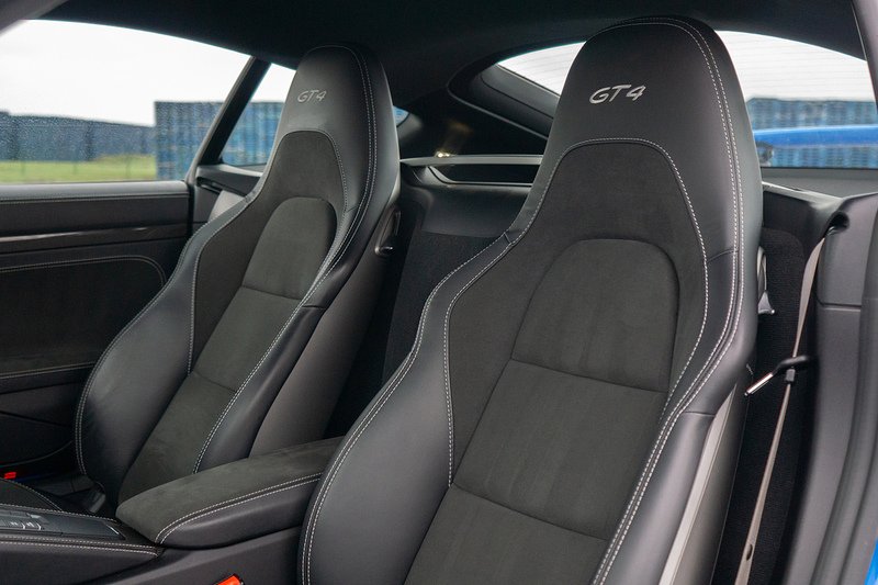 Porsche 718 Cayman GT4 - U1569