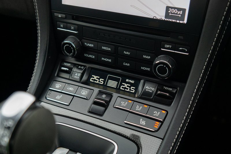 Porsche 718 Cayman GT4 - U1569