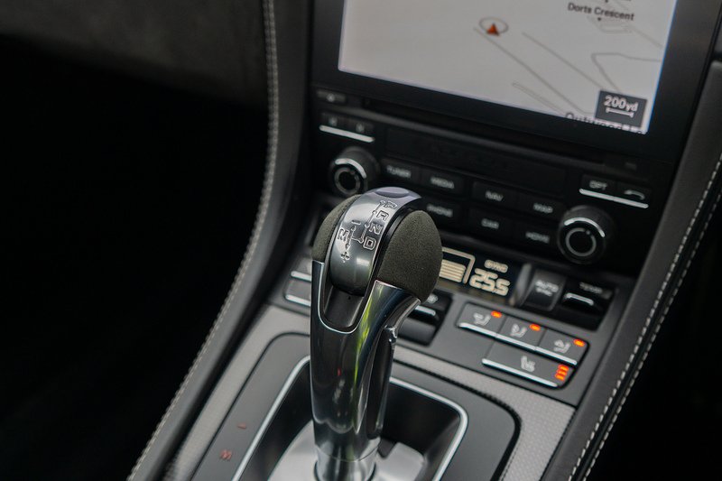 Porsche 718 Cayman GT4 - U1569